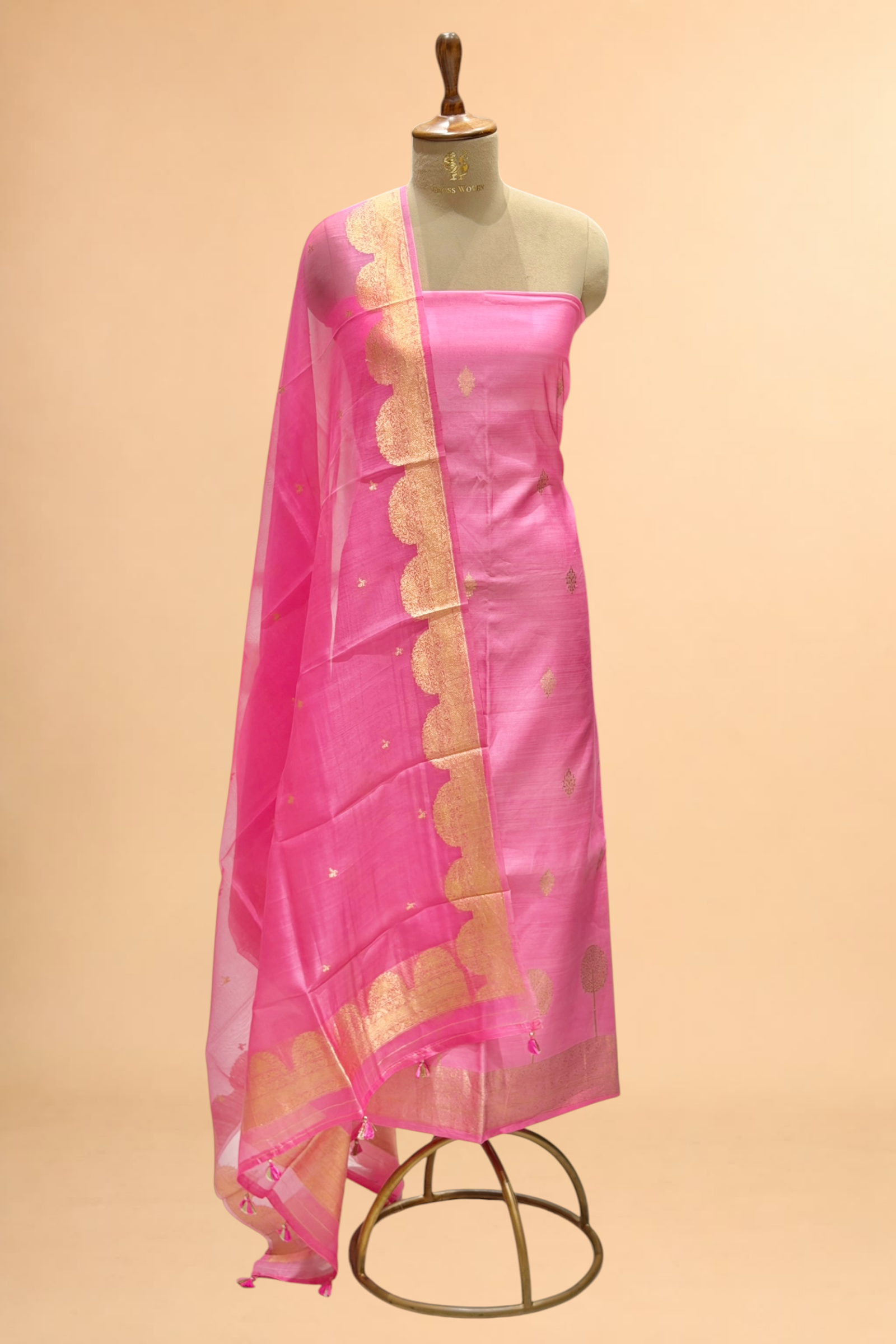 Soft Pink Soft Silk Suit Set With Organza Dupatta