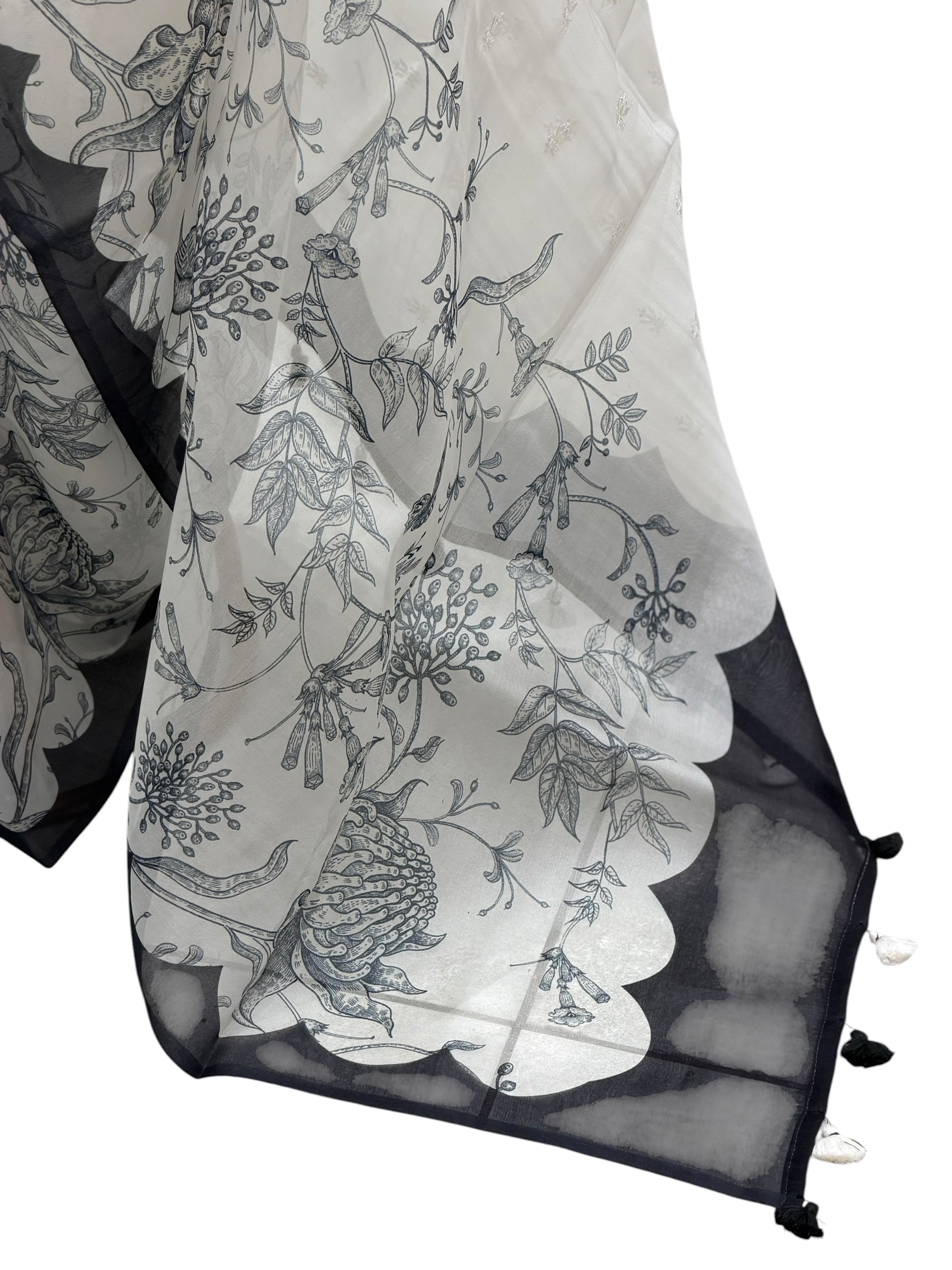 Ivory Organza Printed Saree With Scalloped Border