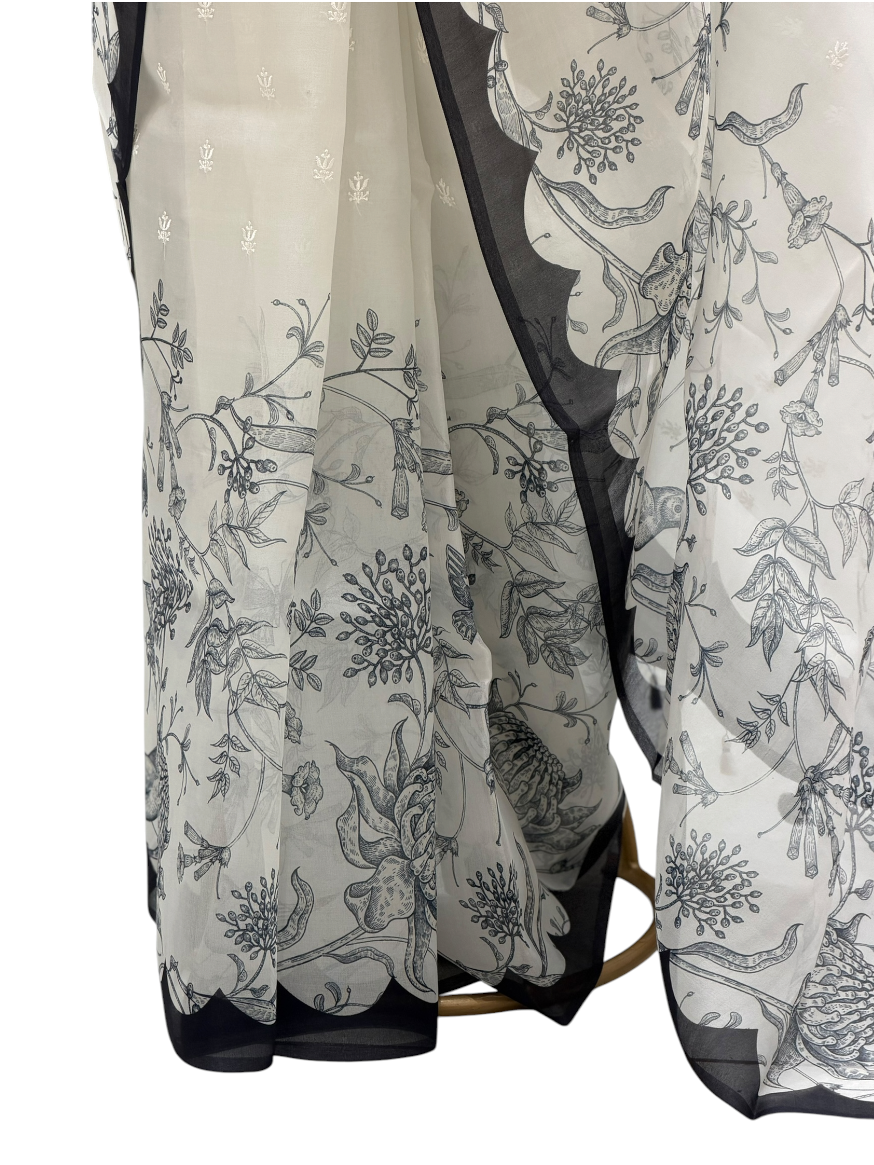 Ivory Organza Printed Saree With Scalloped Border
