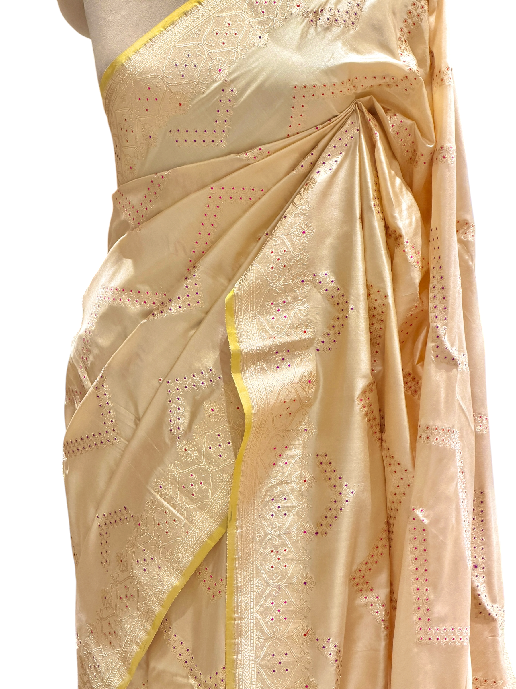 Ivory Katan Silk Saree With Zig-Zag Pattern | Onam Collection