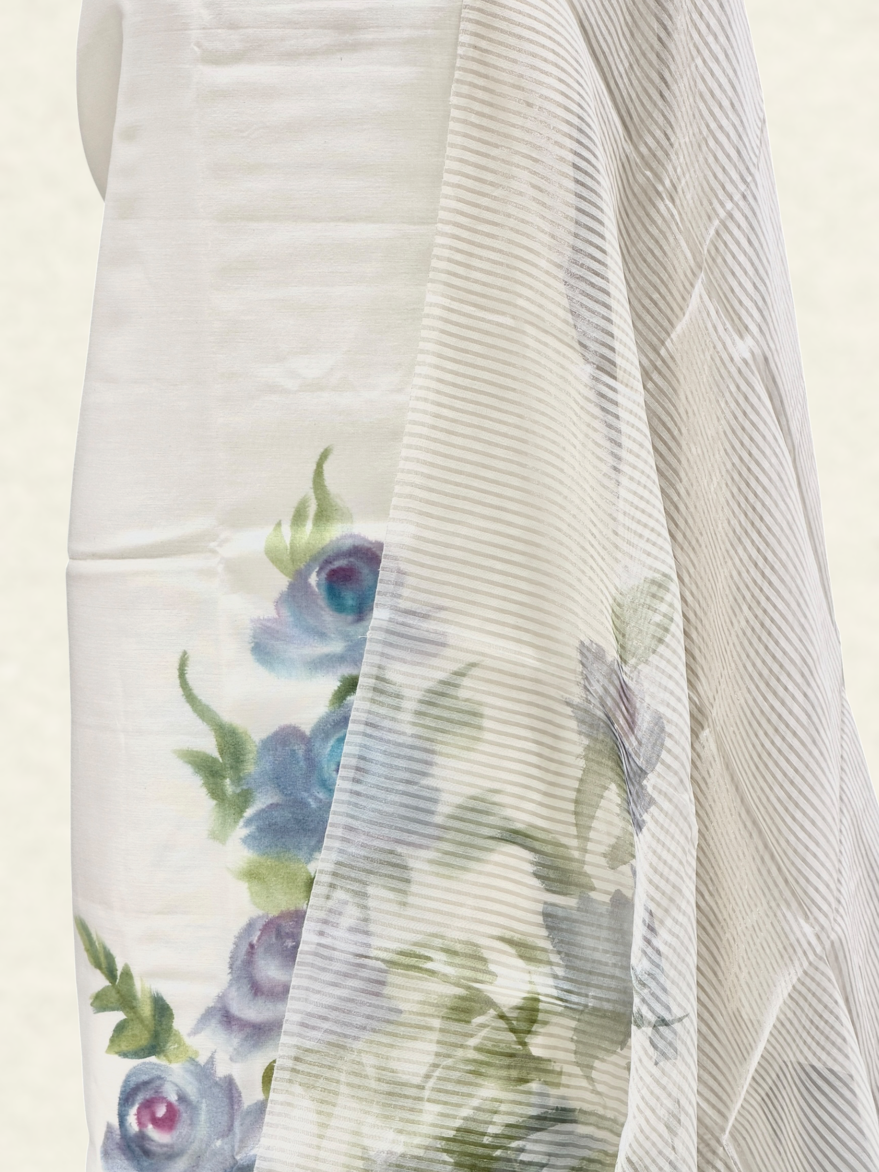 White Mul Cotton Suit Set with Handbrush Floral Print
