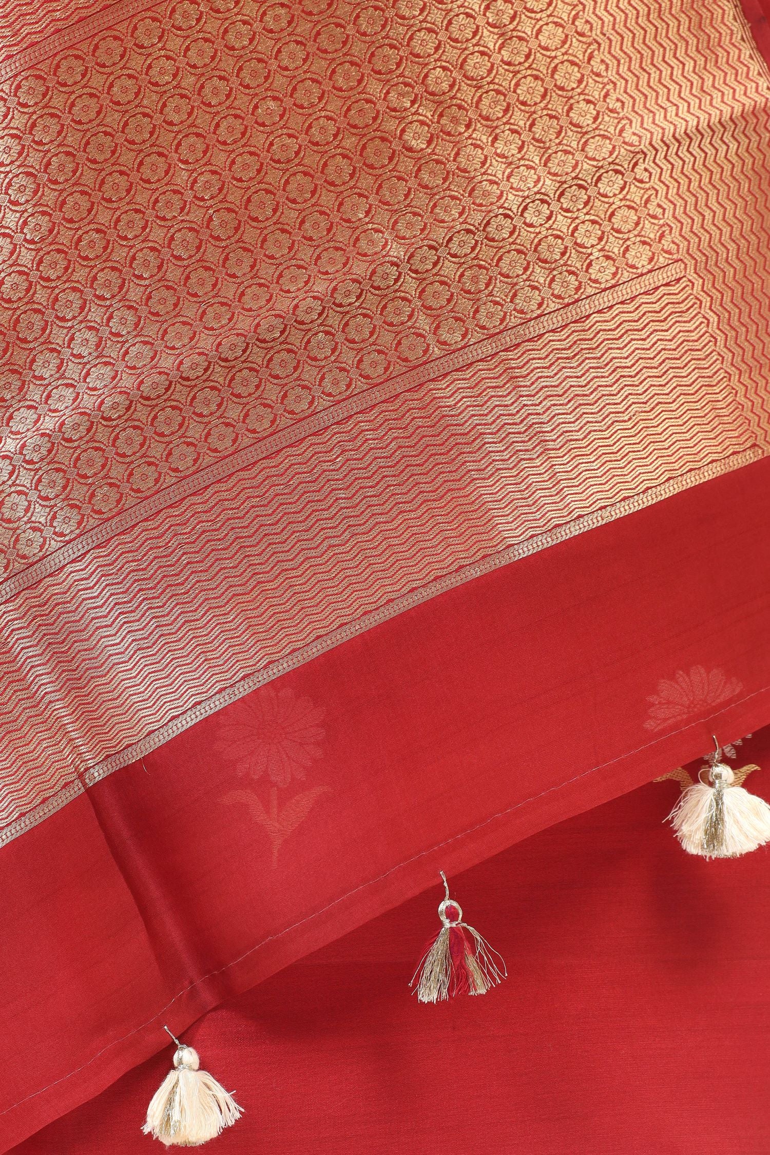 Red Chiniya Silk Suit Set With Handbrush Organza Dupatta