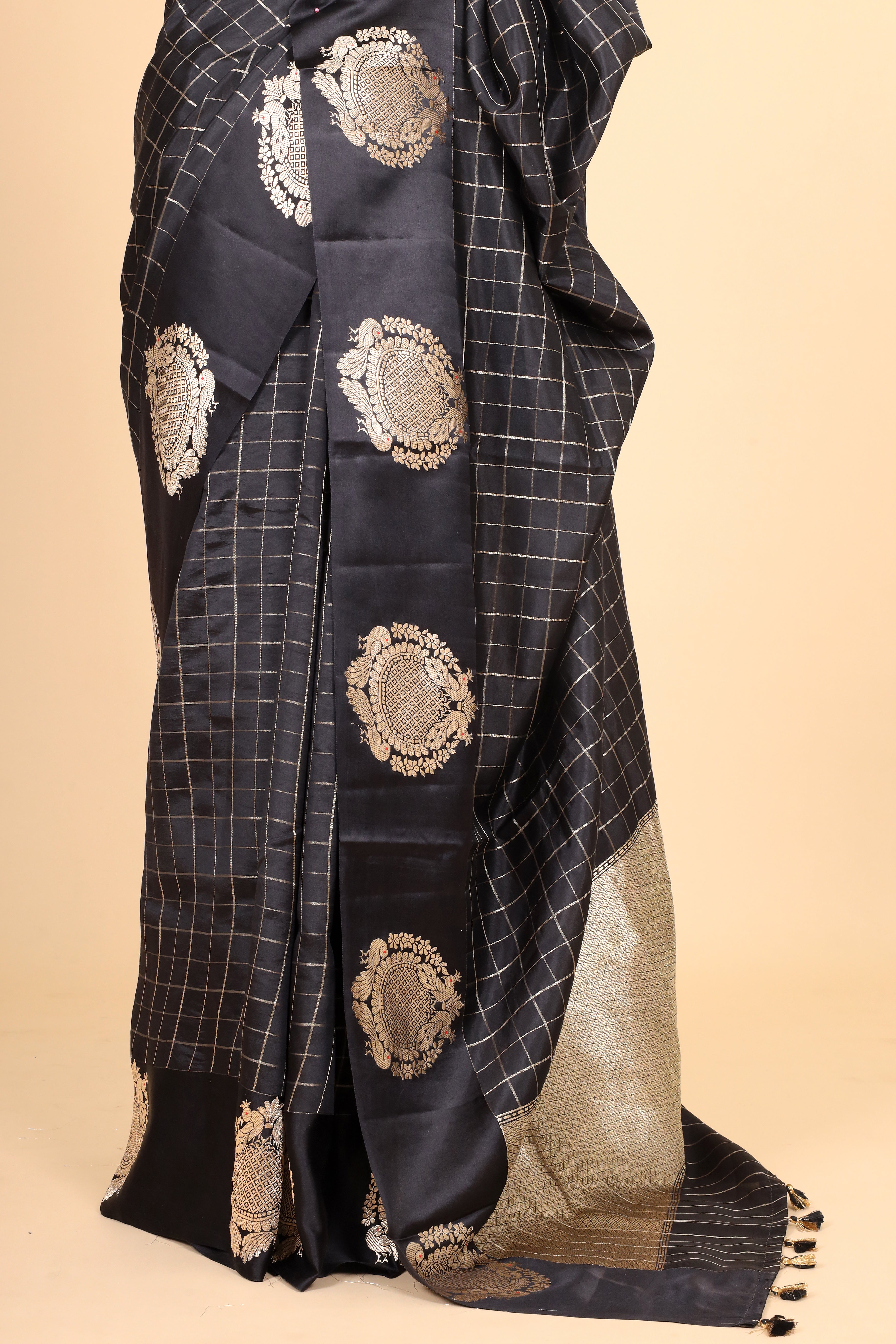 Black Handwoven Pure Banarasi Soft Silk Saree