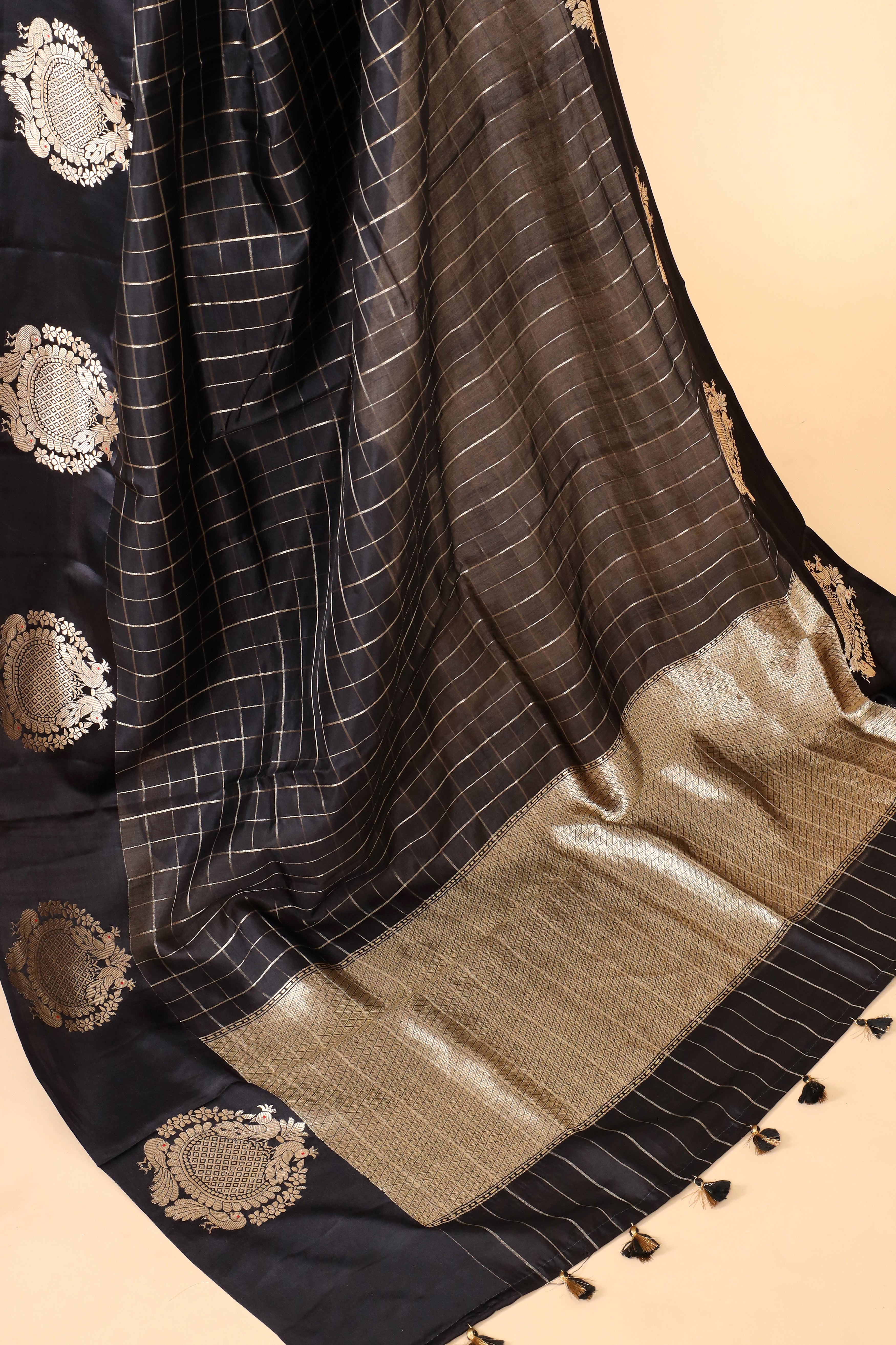 Black Handwoven Pure Banarasi Soft Silk Saree