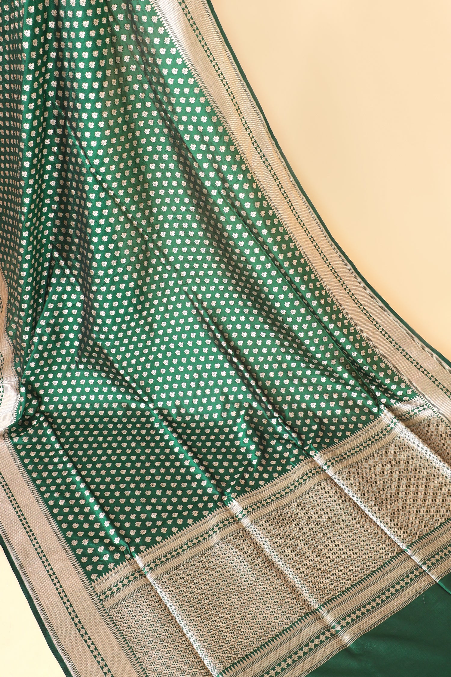 Emerald Green Handwoven Pure Banarasi Katan Silk Saree