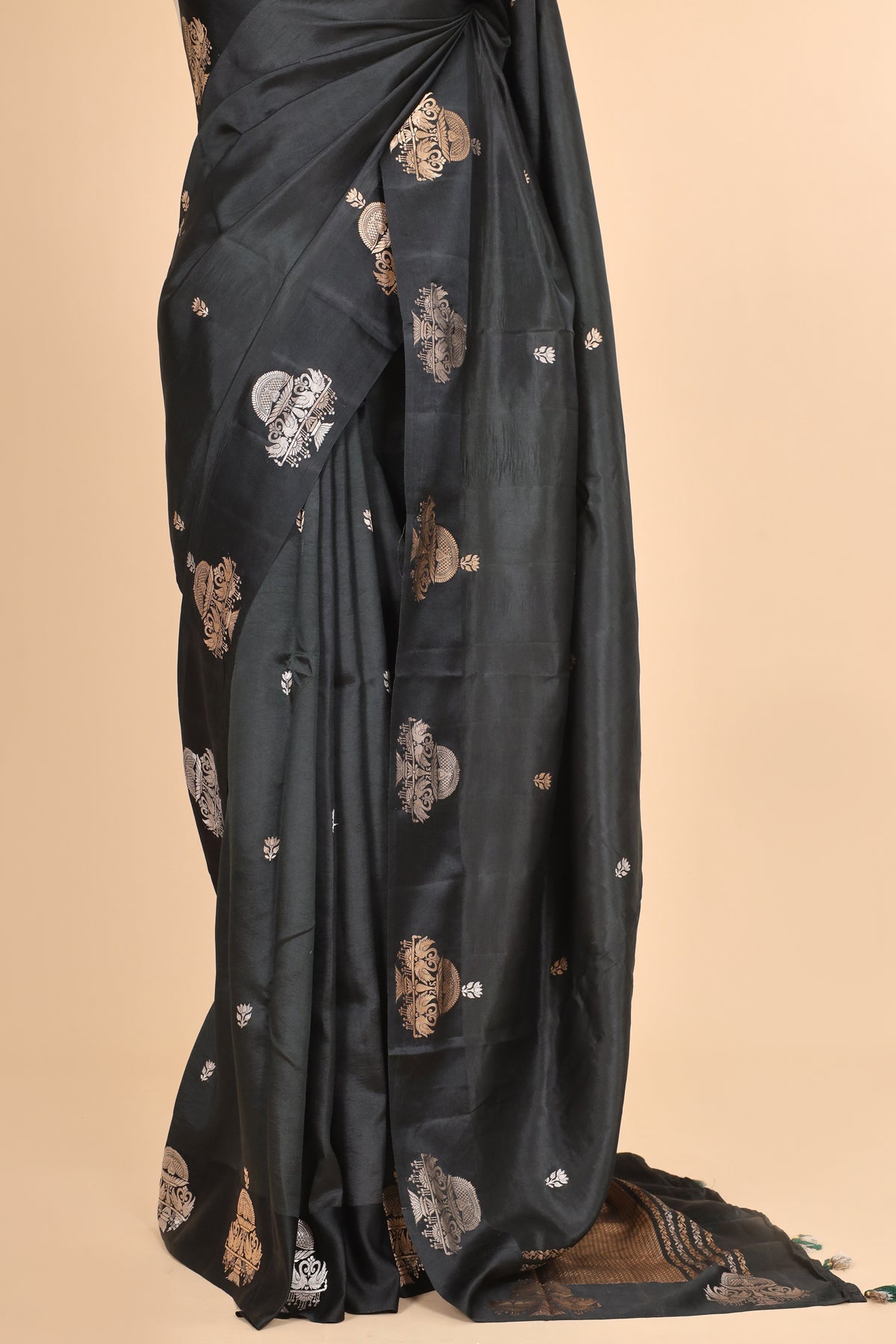 Black Handwoven Pure Banarasi  Soft Silk Saree