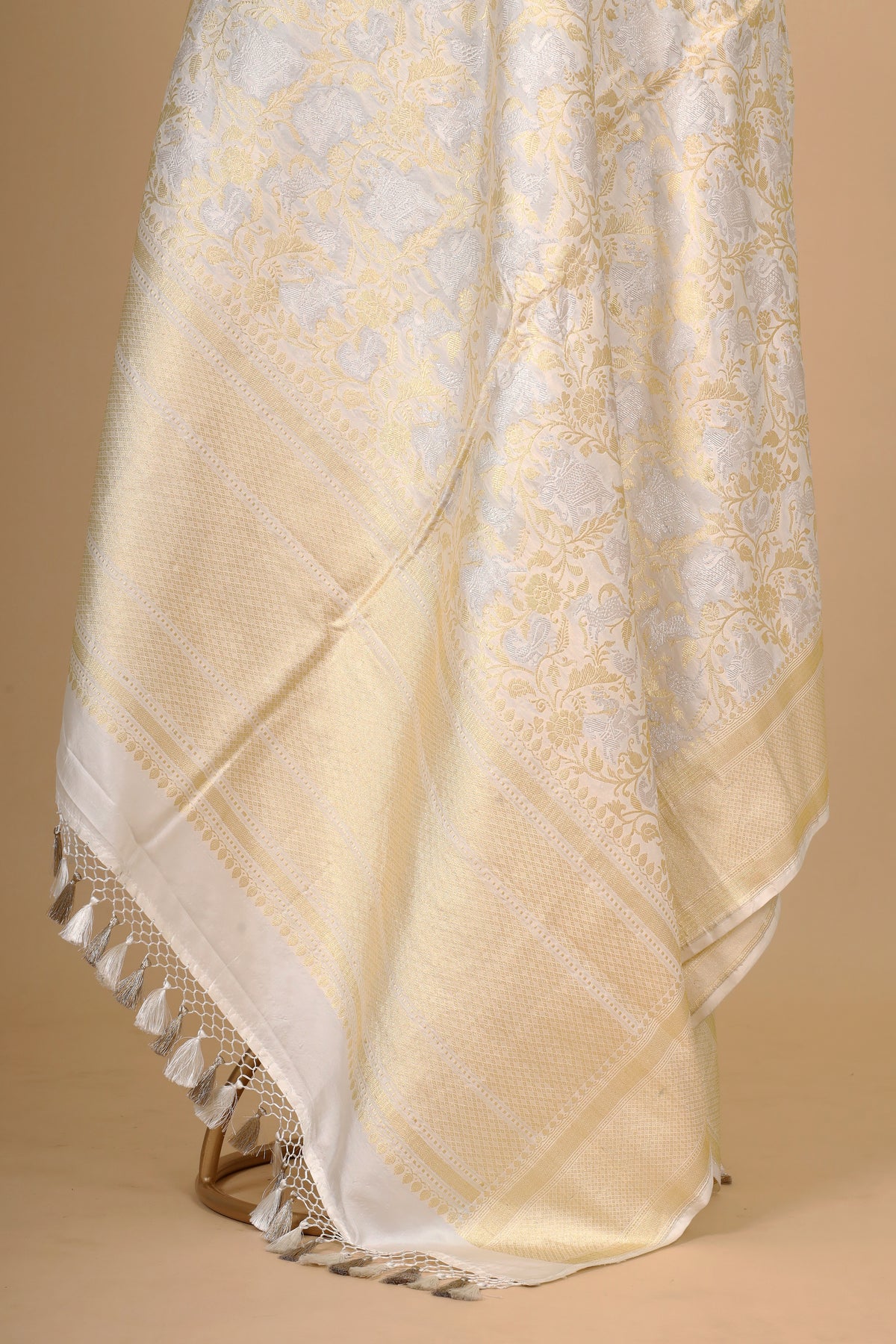 White Shikarghah Sona-Rupa Pure Katan Silk Banarasi Handloom Dupatta