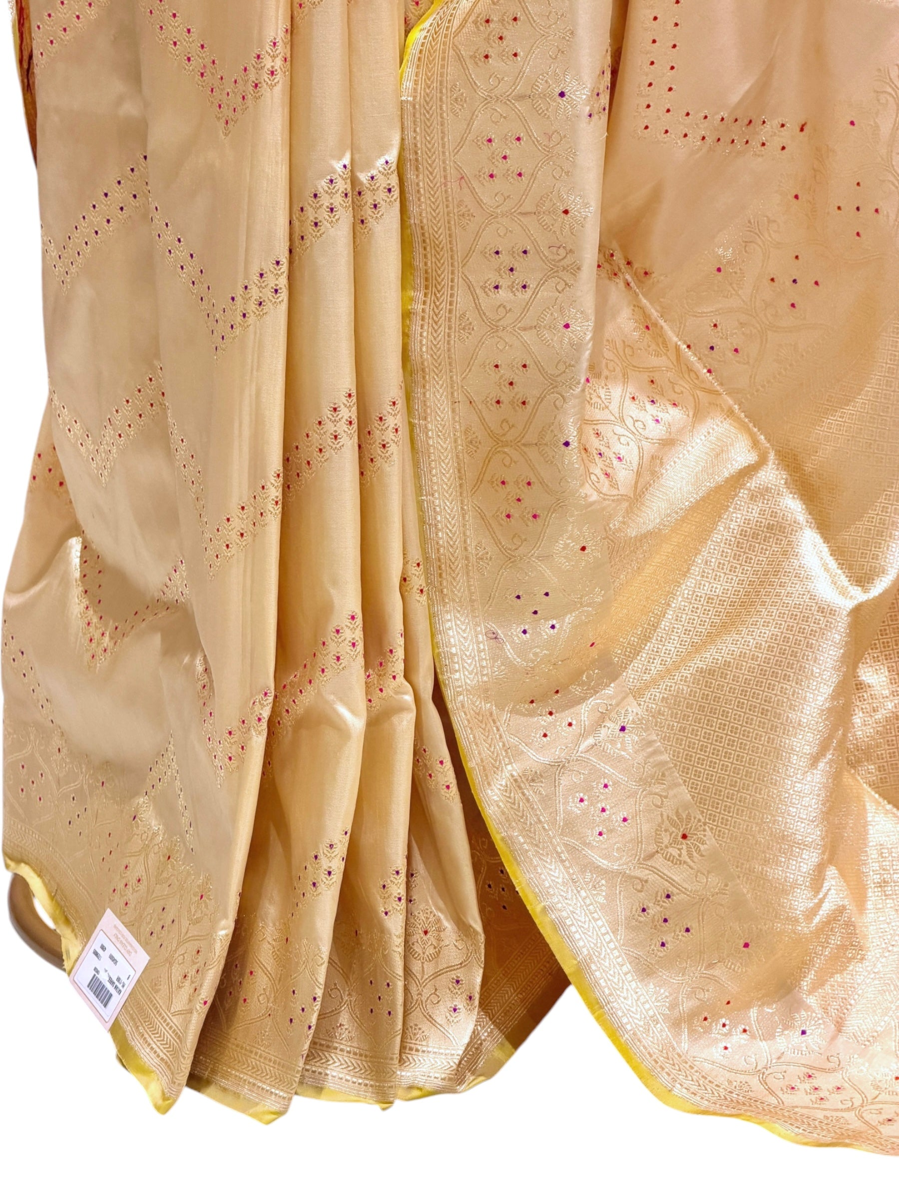 Ivory Katan Silk Saree With Zig-Zag Pattern | Onam Collection