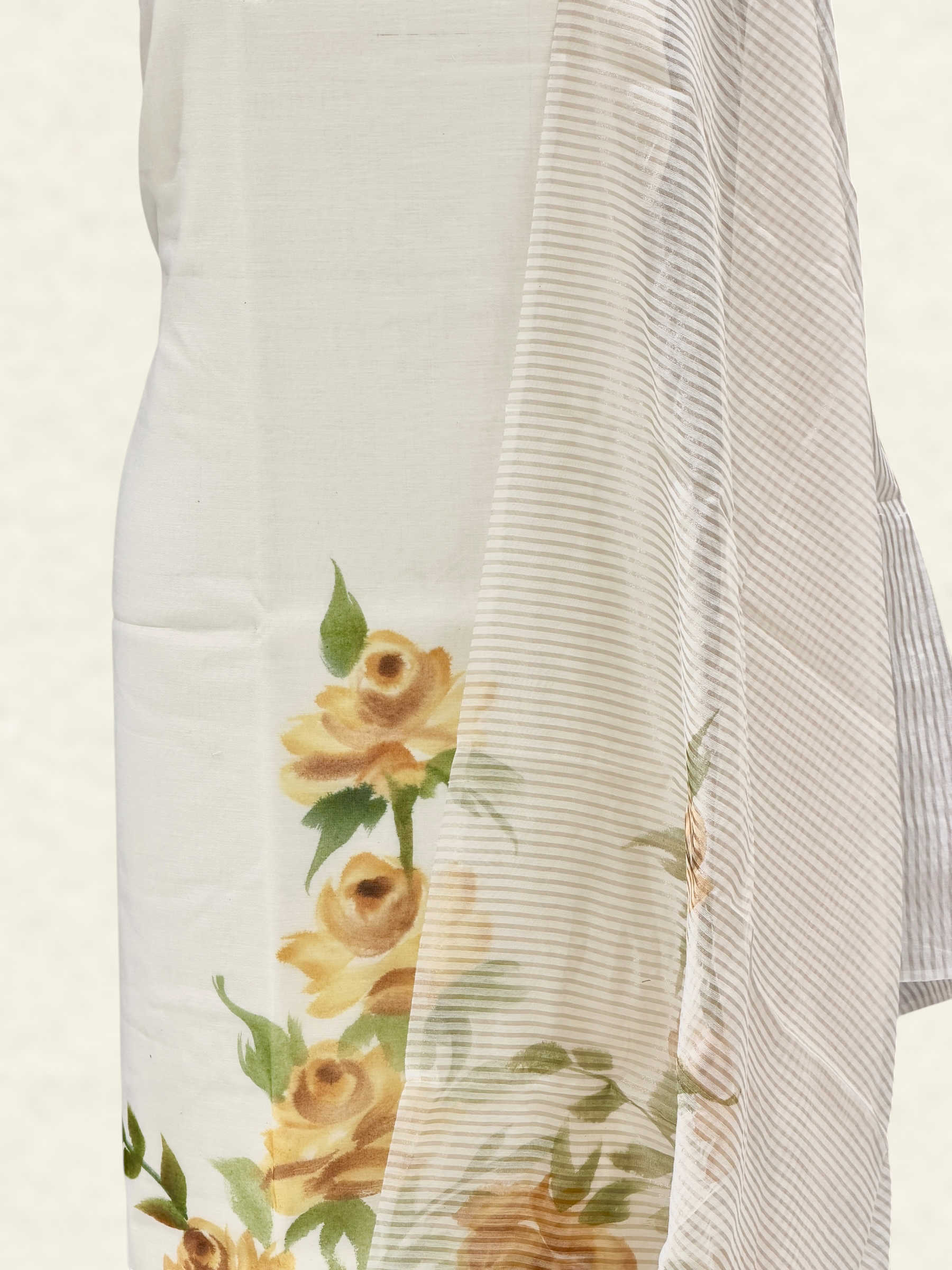 White Mul Cotton Suit Set with Handbrush Floral Print