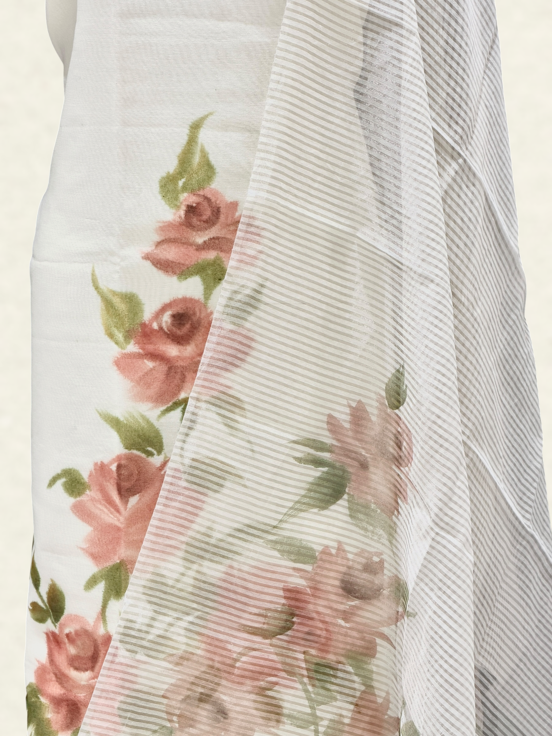 White Mul Cotton Suit Set with Handbrush Floral Print