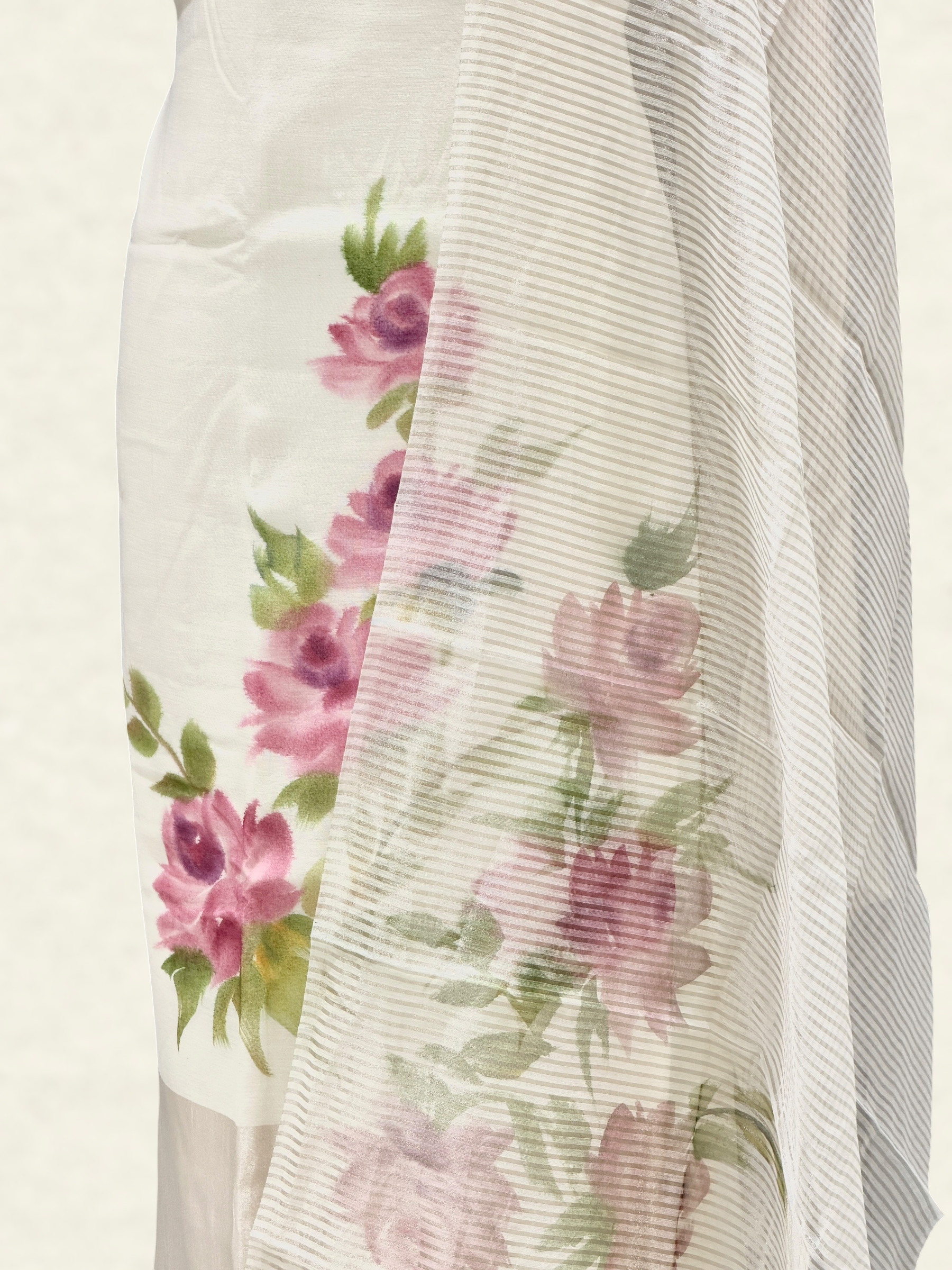 White Mul Cotton Suit Set with Handbrush Floral Print