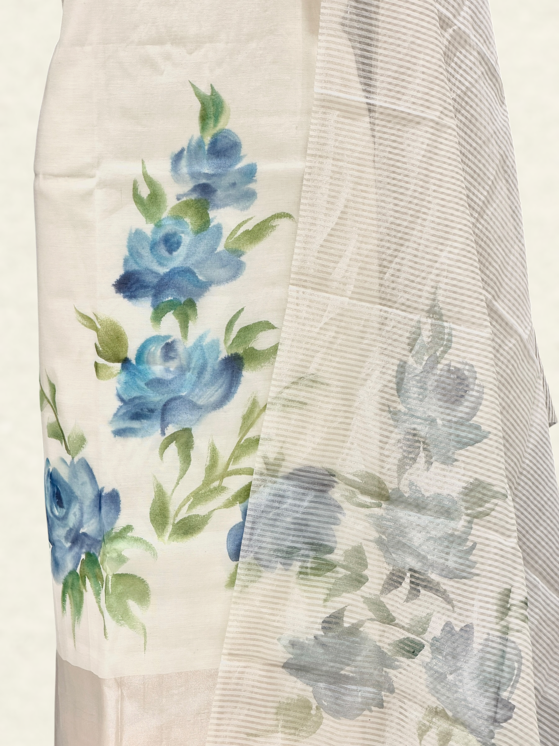 White Mul Cotton Suit Set with Handbrush Floral Print