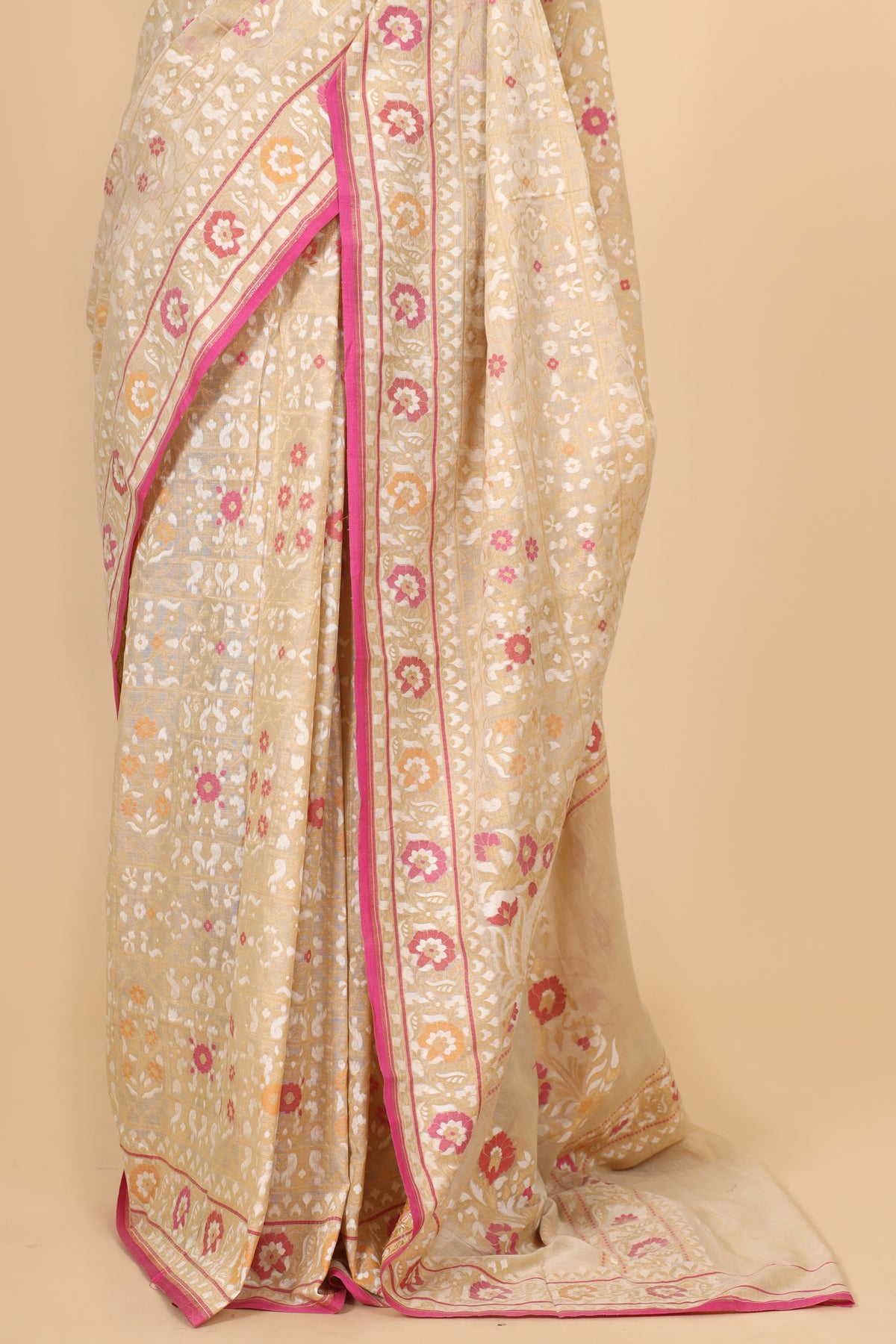 Ivory Pure Cotton Iktara Jamdani Saree With Contrast Selvedge