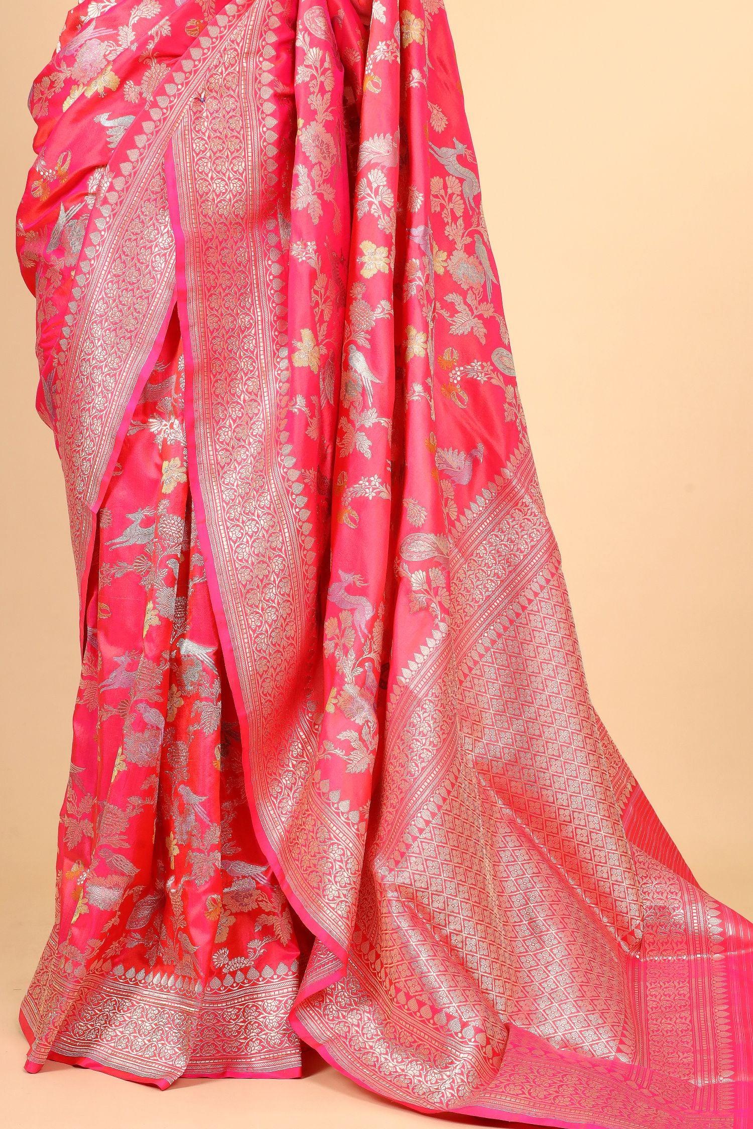 Dual Tone Pink-Red Shikarghah Handwoven Pure Banarasi Katan Silk Saree