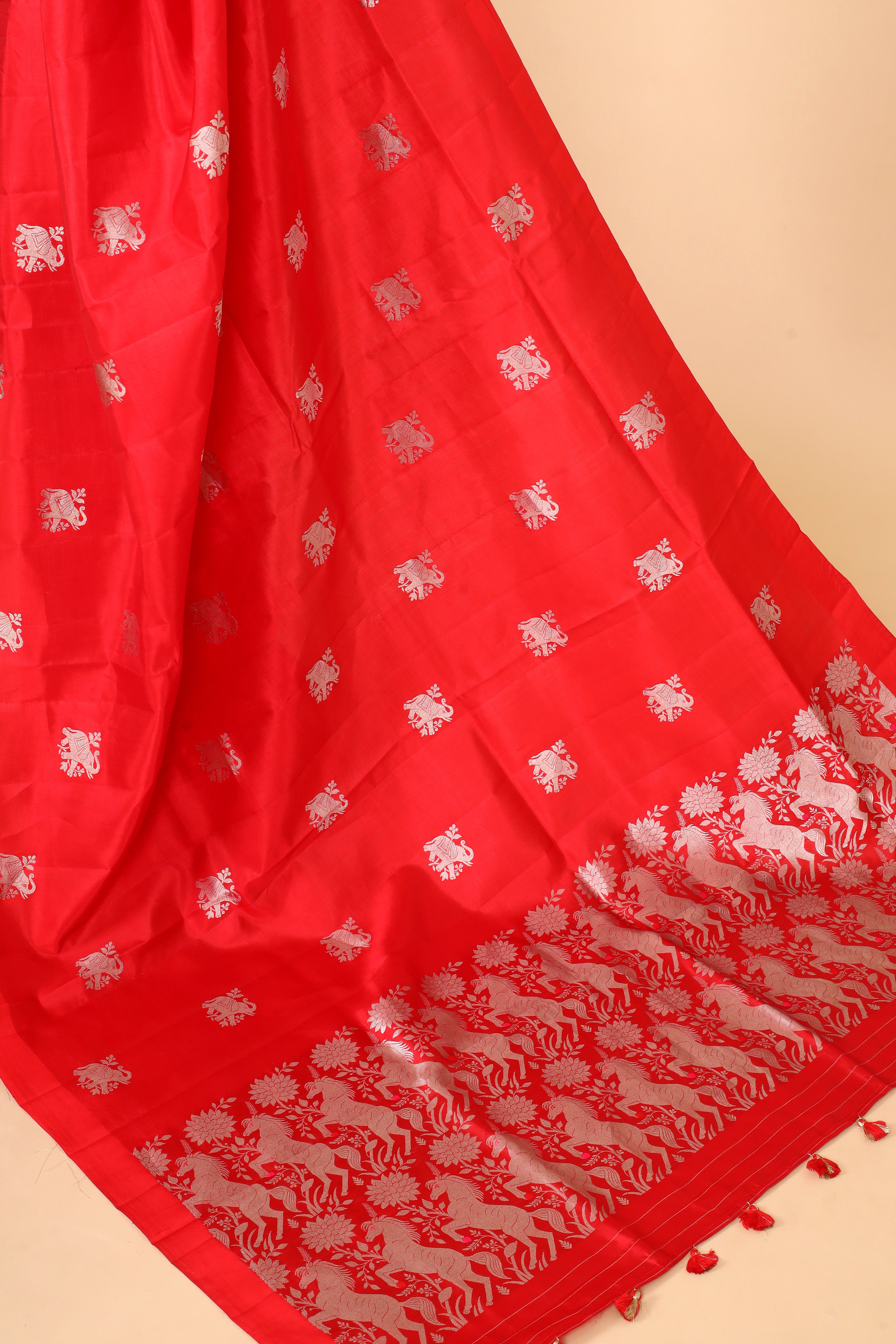 Red Handwoven Pure Banarasi Soft Silk Saree