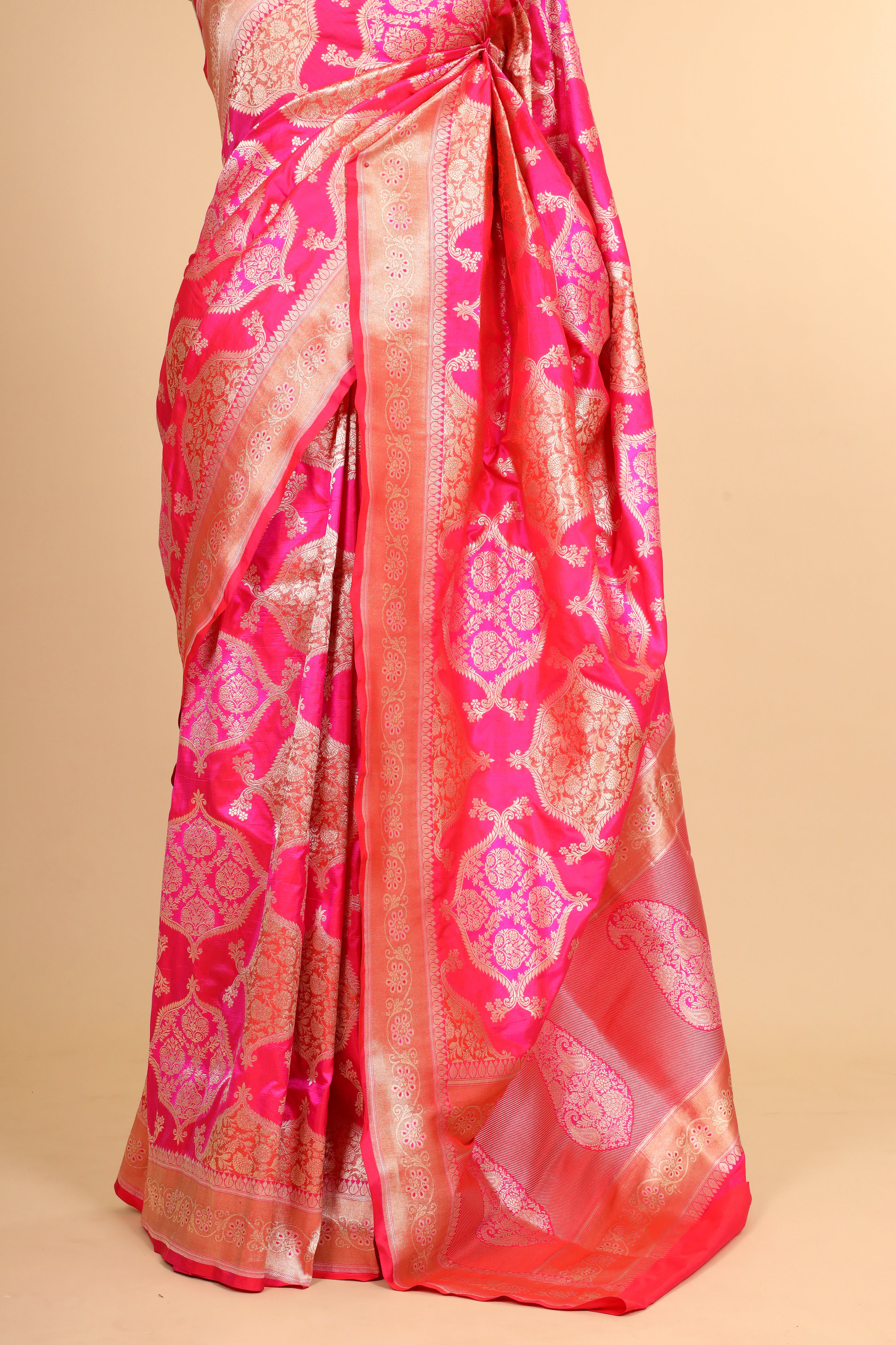 Rangkaat Dual Tone Pink-Red Handwoven Pure Banarasi Katan Silk Saree