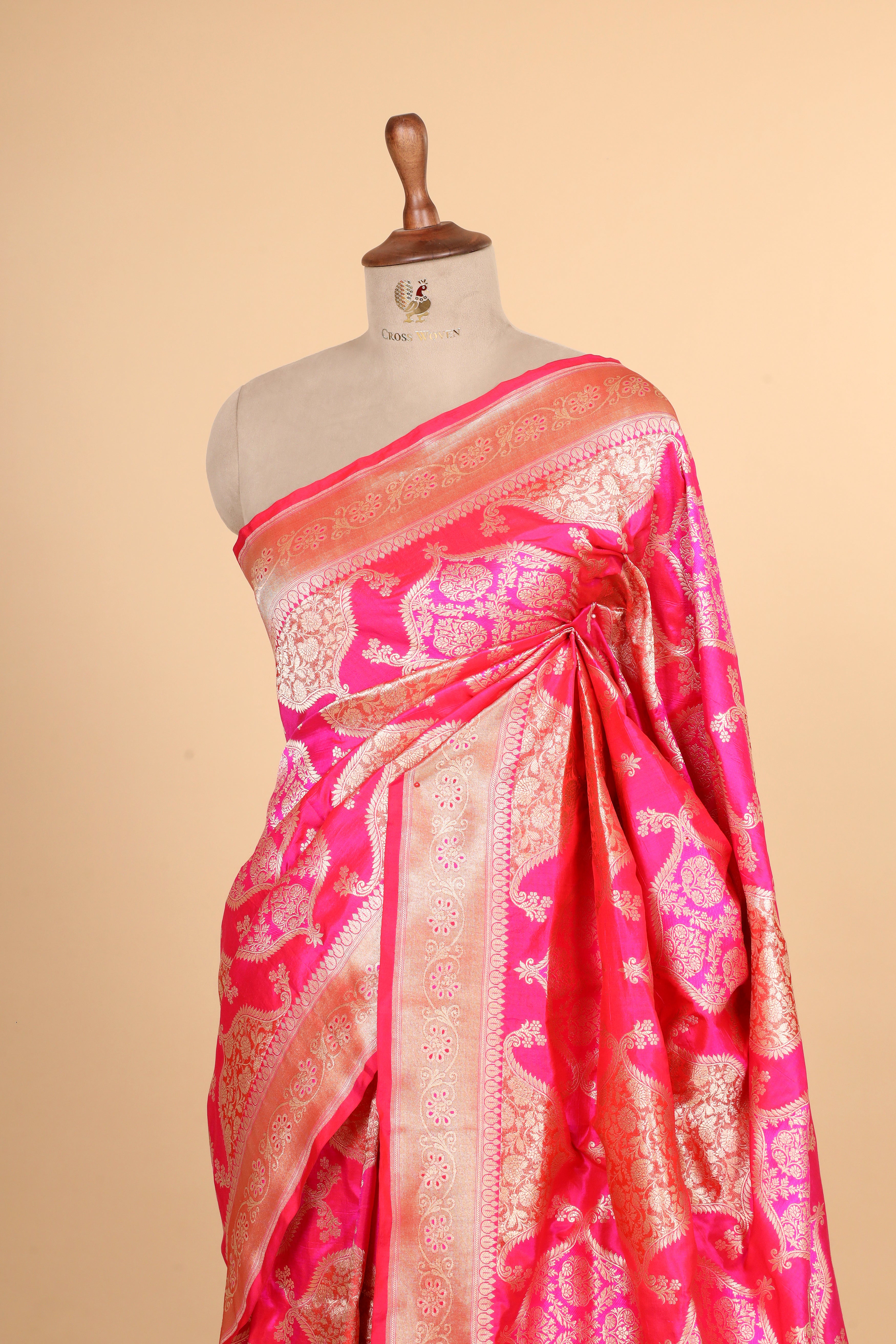 Rangkaat Dual Tone Pink-Red Handwoven Pure Banarasi Katan Silk Saree