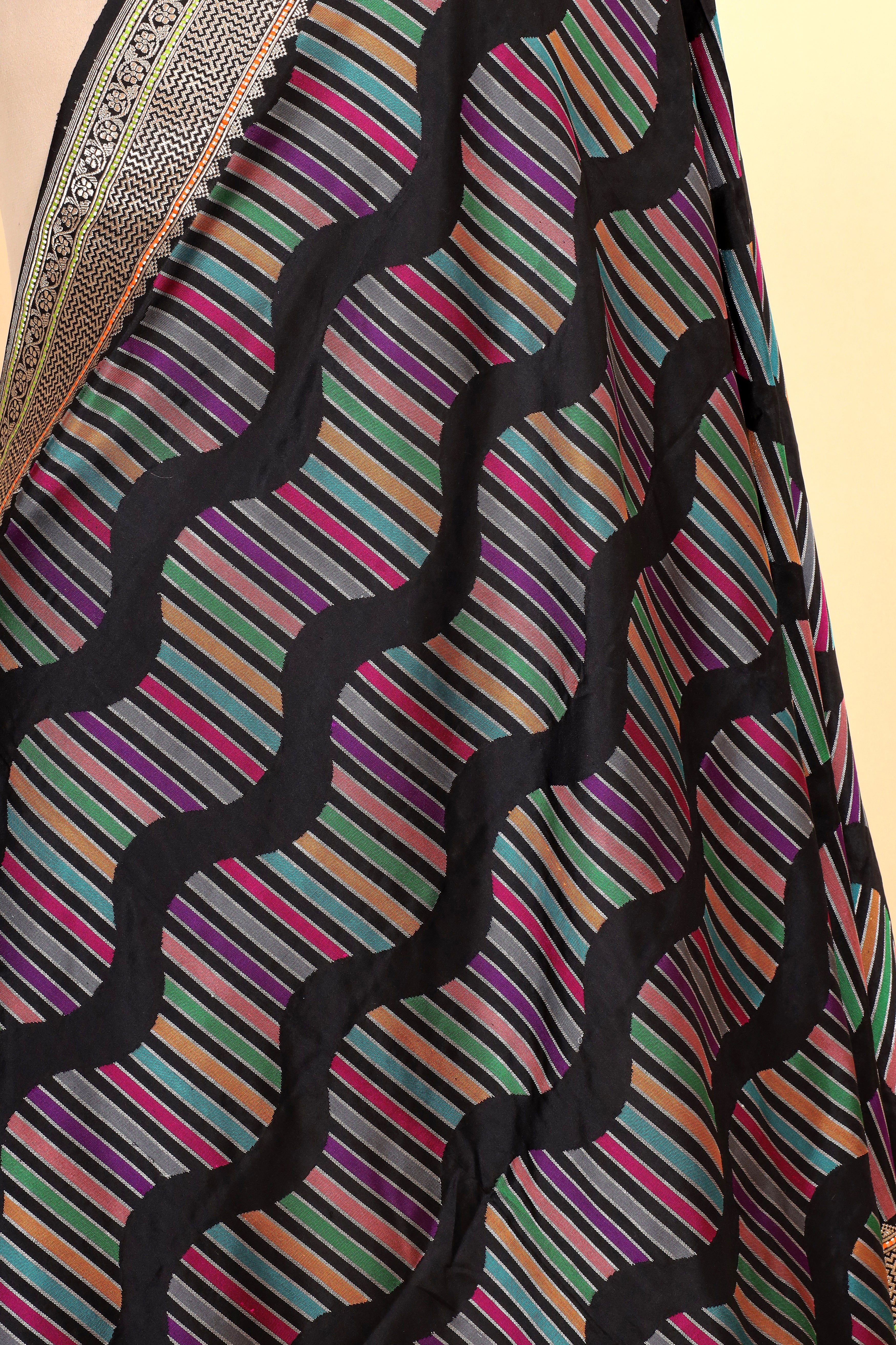 Rangkaat Black Pure Katan Silk Banarasi Handloom Dupatta