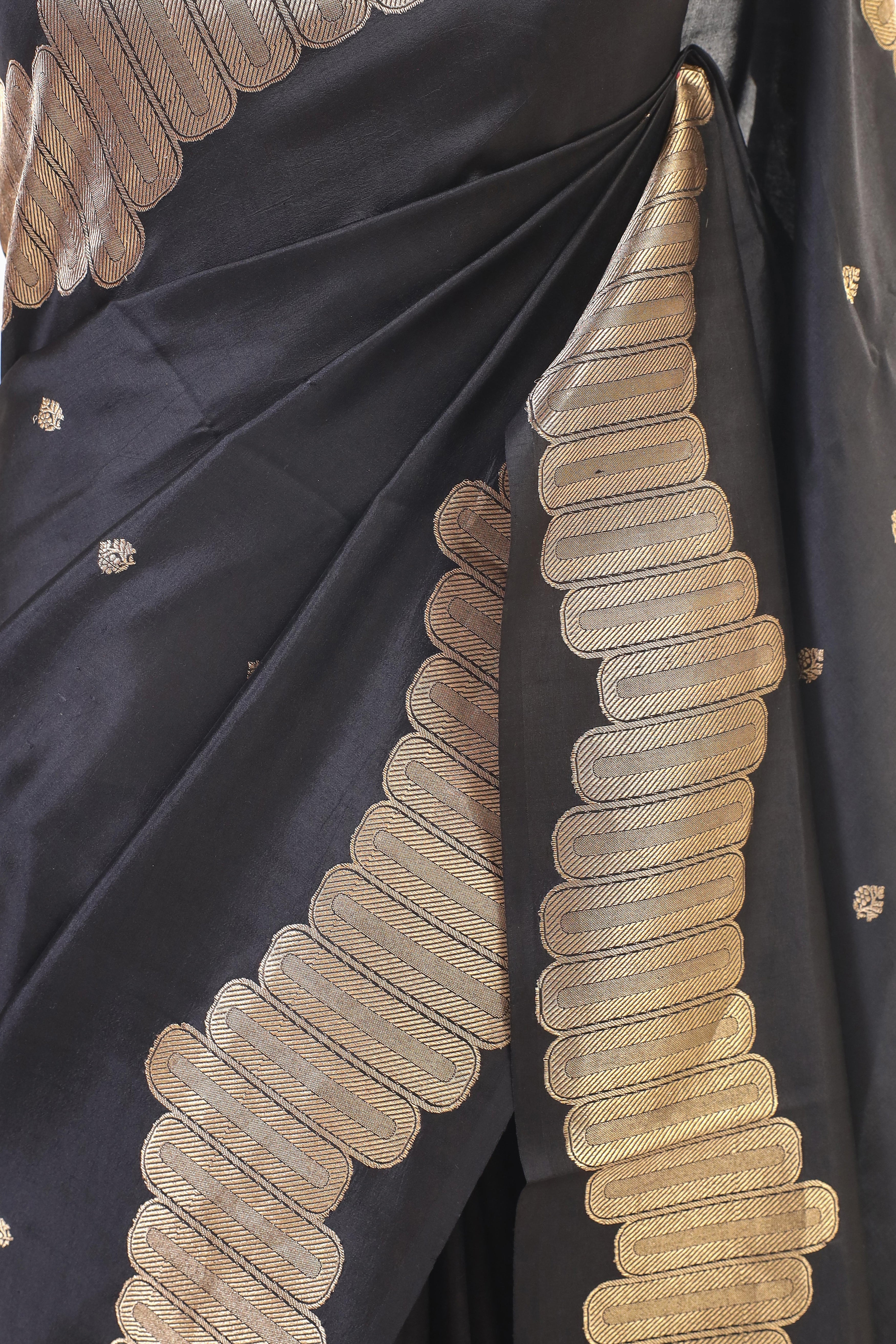 Black Handwoven Pure Banarasi Soft Silk Saree