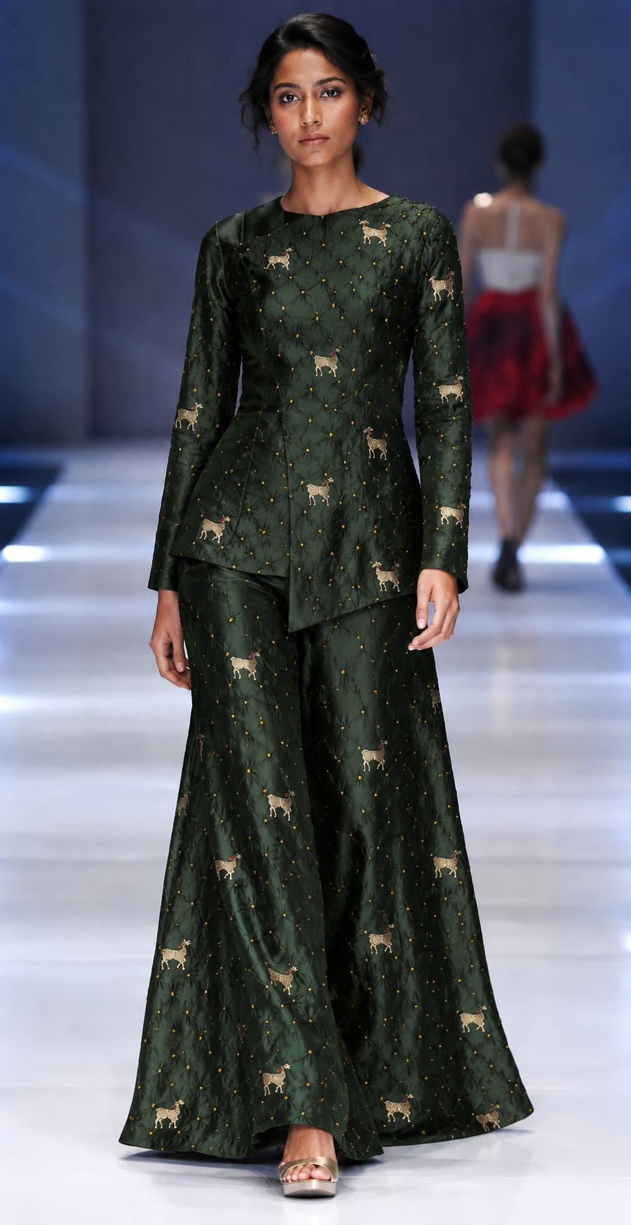 Deep Green Chiniya Silk Bandhani With Deer Kadhwa Motif Fabric